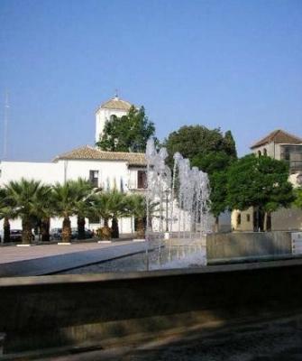 20080904175829-ayuntamiento-y-fuente2.jpg